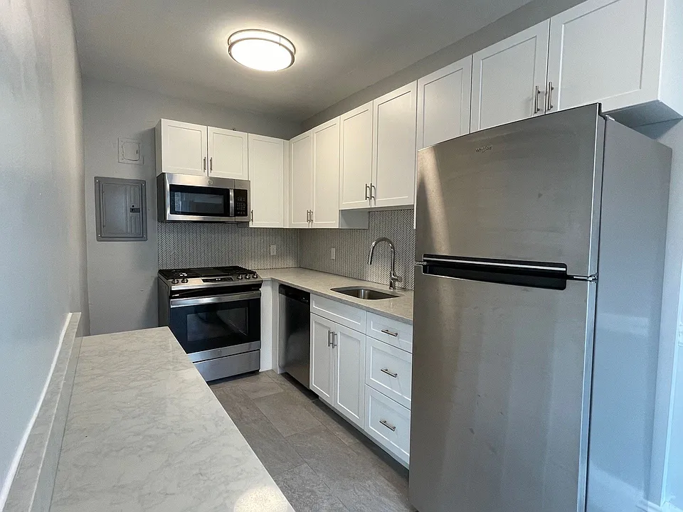 235 Lafayette St #3