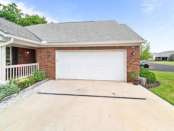 3rd image of 327 Retreat Ln