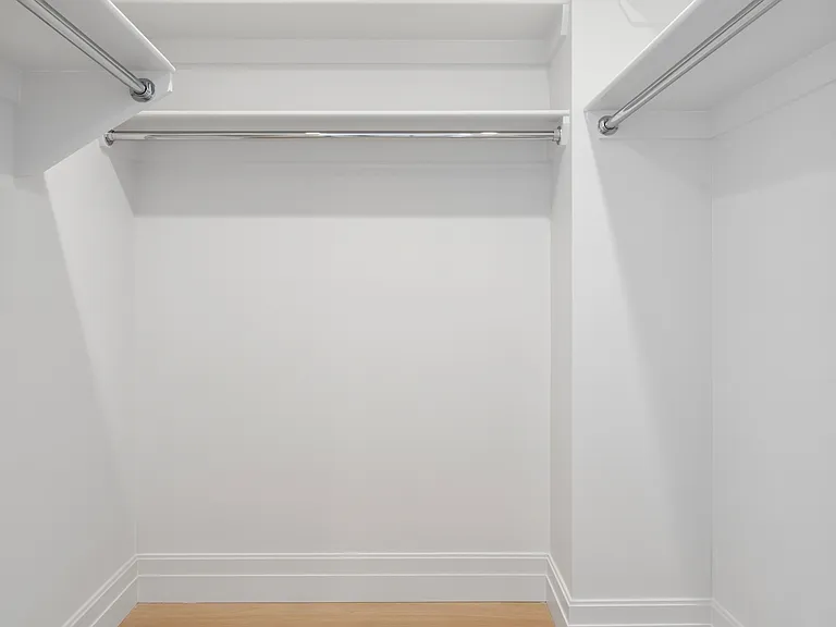 222 E Broadway #16B — Photo 7