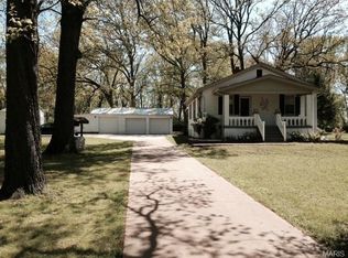 2840 Oledel Rd, Saint Louis, MO 63125