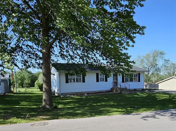 205 McQua Estates Loop, New London, MO 63459