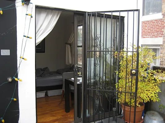 Rented by Magnone Real Estate | media 33