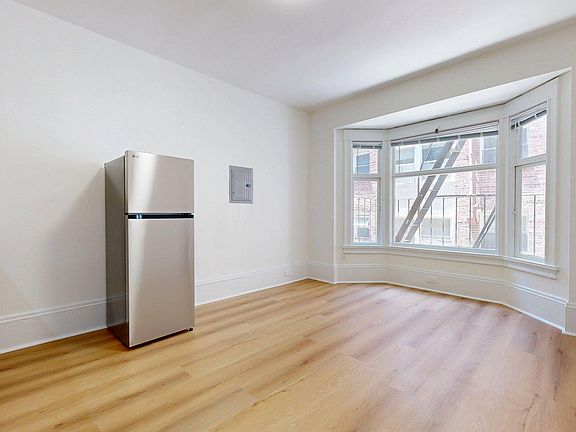 5th image of 1060 Bush St APT 209