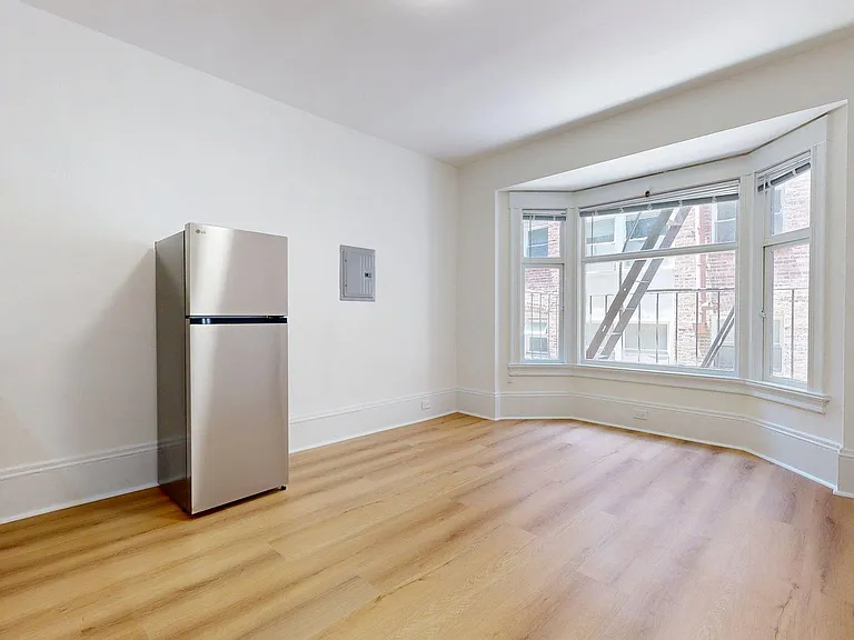 1060 Bush Street — Photo 5