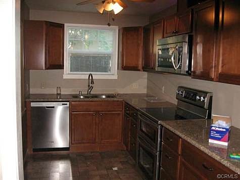 4th image of 14033 Rosewood Ln