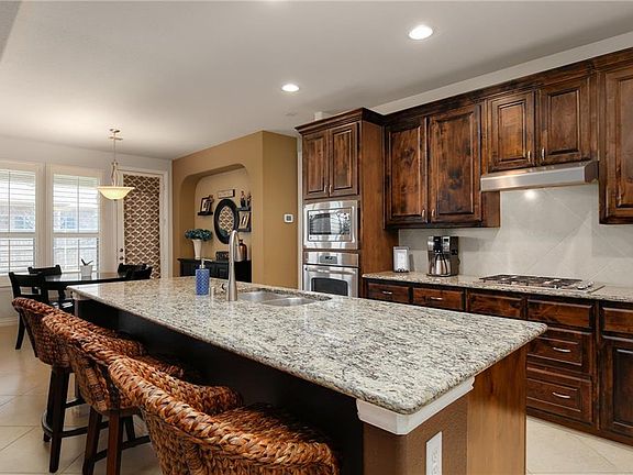 4th image of 602 Carnaby Ct