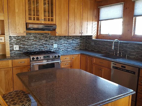 5th image of 216 Deems Ave