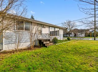 34693 2nd Ave, Abbotsford, BC V2S 8C1