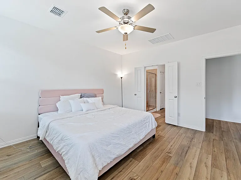 1209 Mesquite Ln — Photo 6