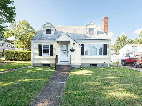 62 Highland Ave, Cumberland, RI 02864