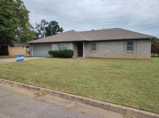 7805 Meadow Dr, Fort Smith, AR 72908