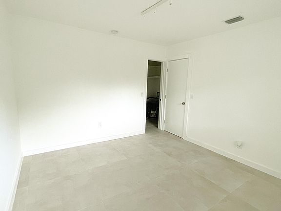 5th image of 780 NE 122nd St #2