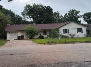 120 Parkgate St, Conroe, TX 77304