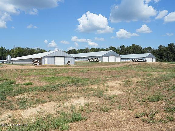 3rd image of 300 Center Crossing Rd