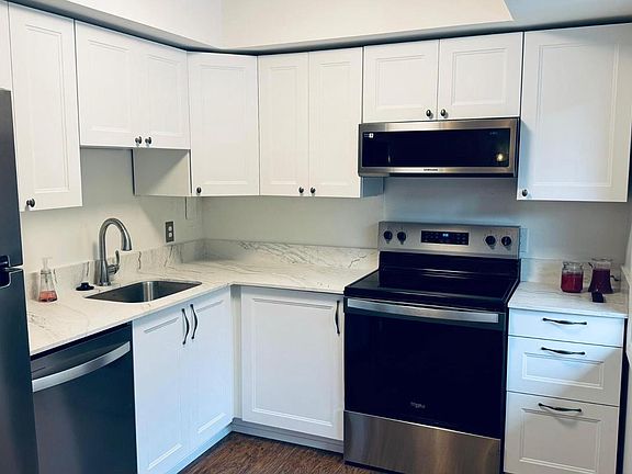 4th image of 3222 S 28th St APT 304