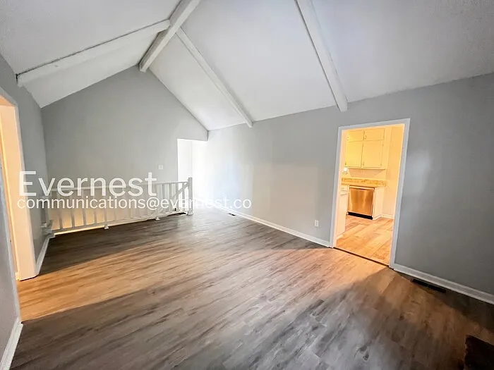 5328 Balboa Ave — Photo 8