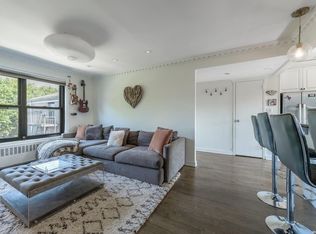 5 Terrace Cir APT 3D, Great Neck, NY 11021