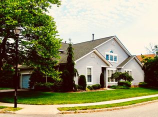 81 Cranmer Rd, Bayville, NJ 08721