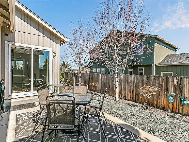 2264 College Way — Photo 3