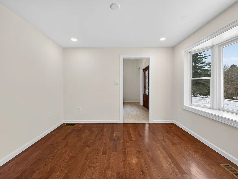 166 Londonderry Rd — Photo 21