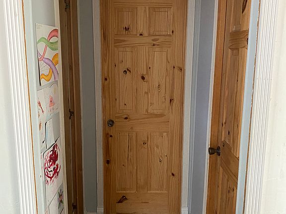 4th image of 322 Diana Ct