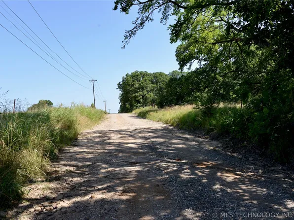 S 180th Rd, Henryetta, OK 74437