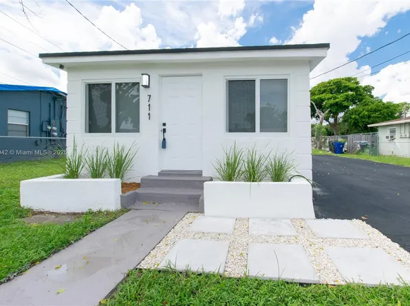 711 NW 15th Way, Fort Lauderdale, FL 33311