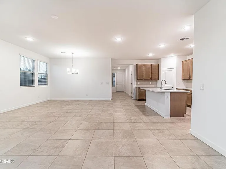 15085 W Desert Bloom St — Photo 4
