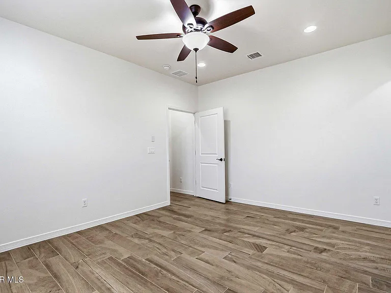 13106 Kington Ave — Photo 24