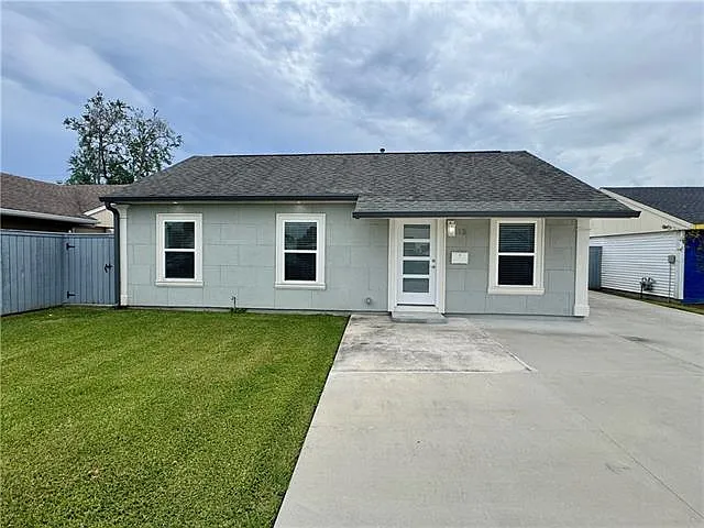 113 Jeanne Dr — Photo 1