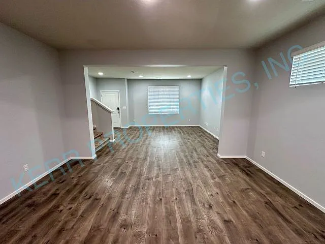 Charming 3-Bedroom Haven in Happy Valley - 1814 Sq Ft of Comfort! — Photo 4