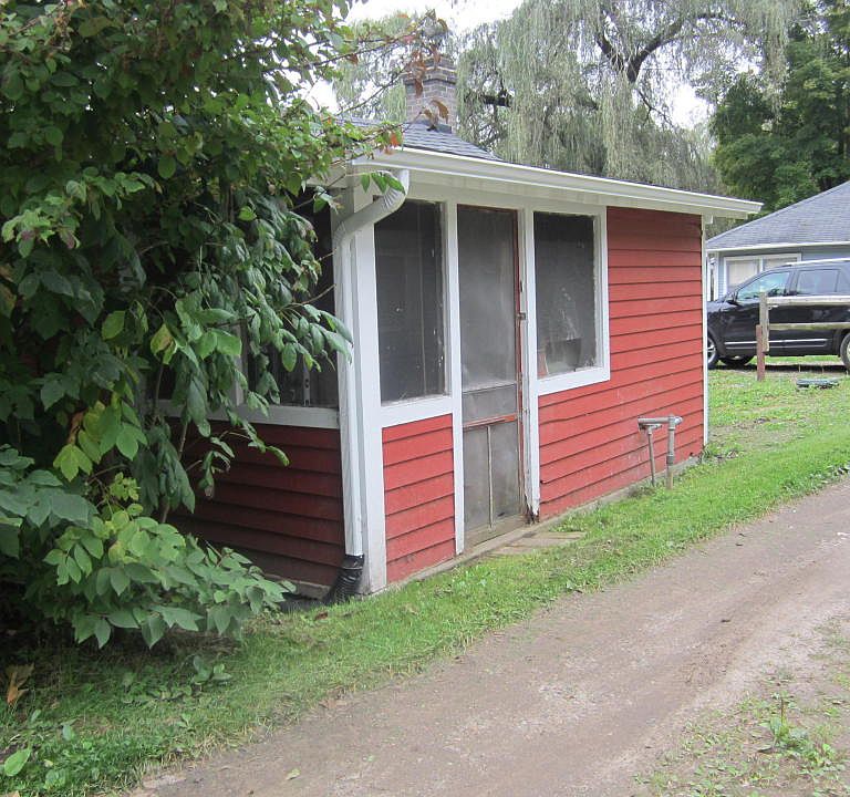 1st image of 748 Kimberly Dr