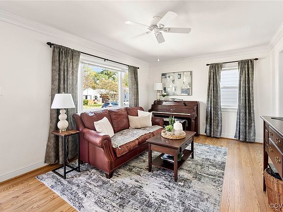 4th image of 4807 Augusta Ave