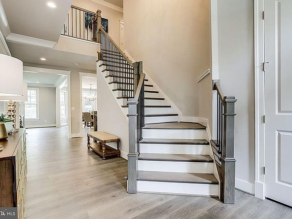 3rd image of 6593 Williamsburg Blvd
