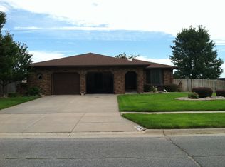 7040 La Salle St, Lincoln, NE 68516