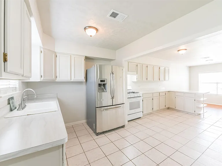 5514 Vickita Dr — Photo 14