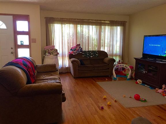 2nd image of 418 Parkway Dr