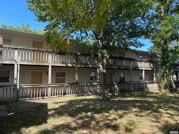 707-709 W College St, Carbondale, IL 62901