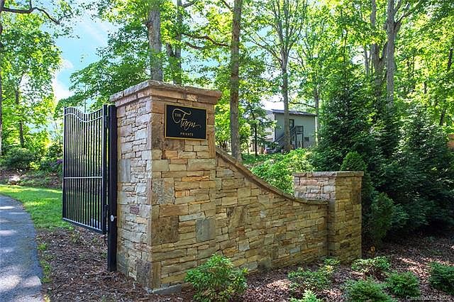 1st image of 34 Copper Mill Ct