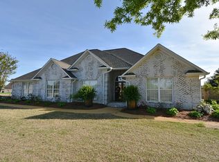 105 Angus Dr, Tupelo, MS 38804