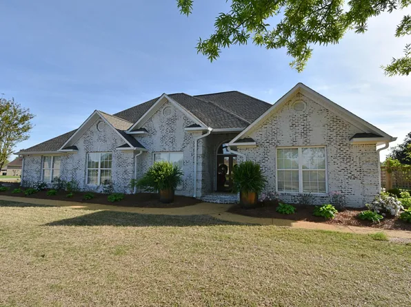 105 Angus Dr, Tupelo, MS 38804