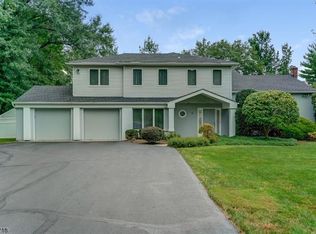 6 Stoneham Dr, Livingston, NJ 07039
