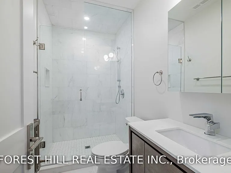 36 Howland Ave — Photo 15