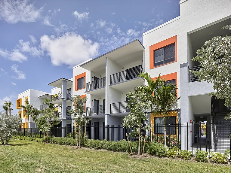 Gateway Luxury Apartments — Photo 32