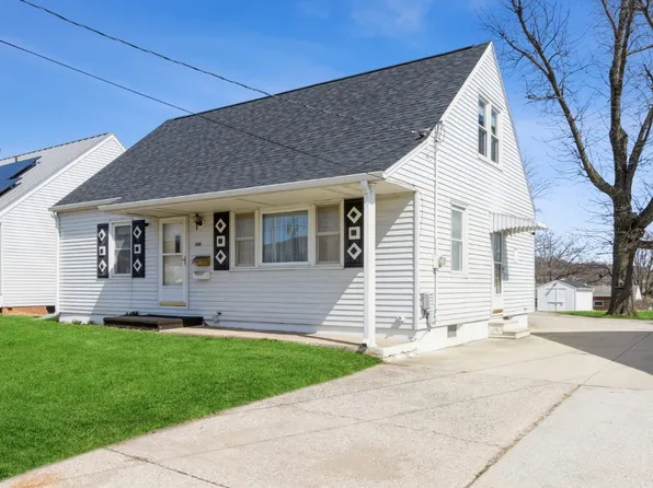 1008 36th St SE, Cedar Rapids, IA 52403