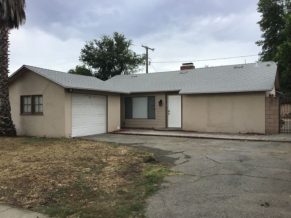 1st image of 7919 Lasaine Ave