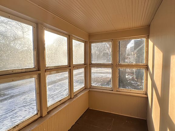 3rd image of 515 S Walts Ave