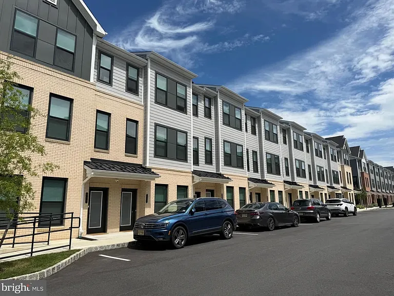 701 Parker Blvd #701 — Photo 1