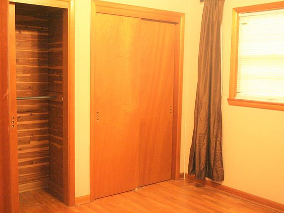 3rd image of 690 Bloor Ln
