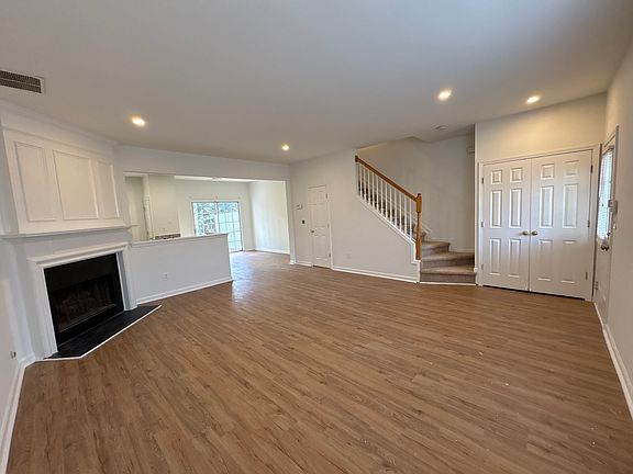 3rd image of 62 Highoak Dr NE #62